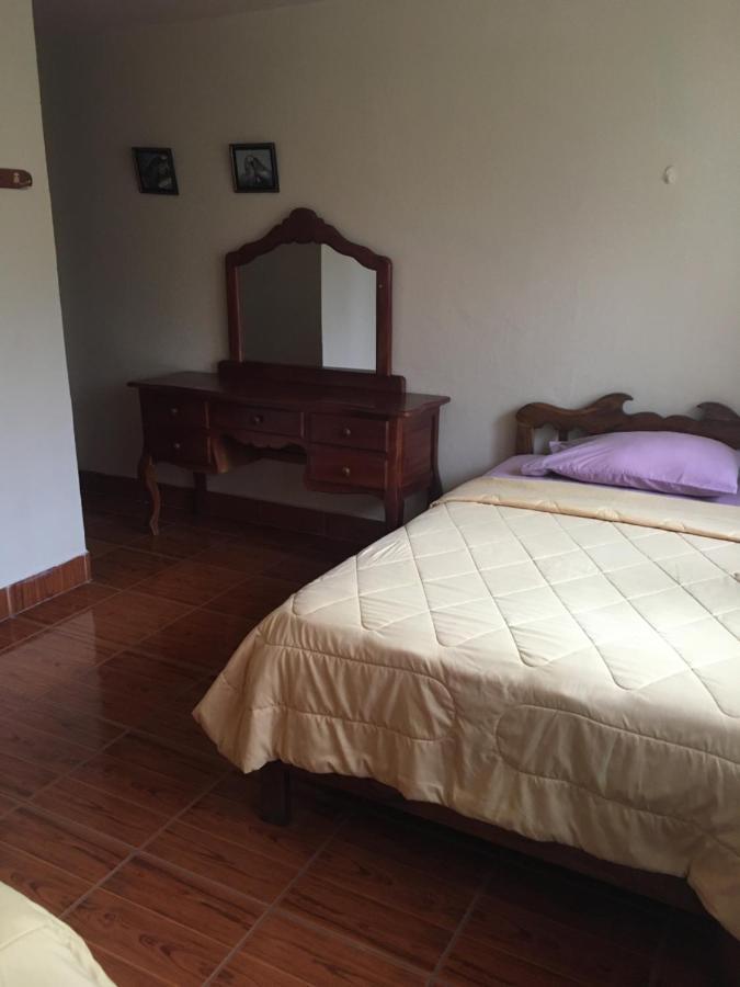 Hostal Nathaly Puerto Baquerizo Moreno Bagian luar foto