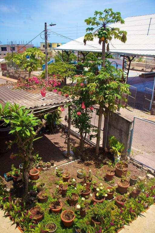 Hostal Nathaly Puerto Baquerizo Moreno Bagian luar foto