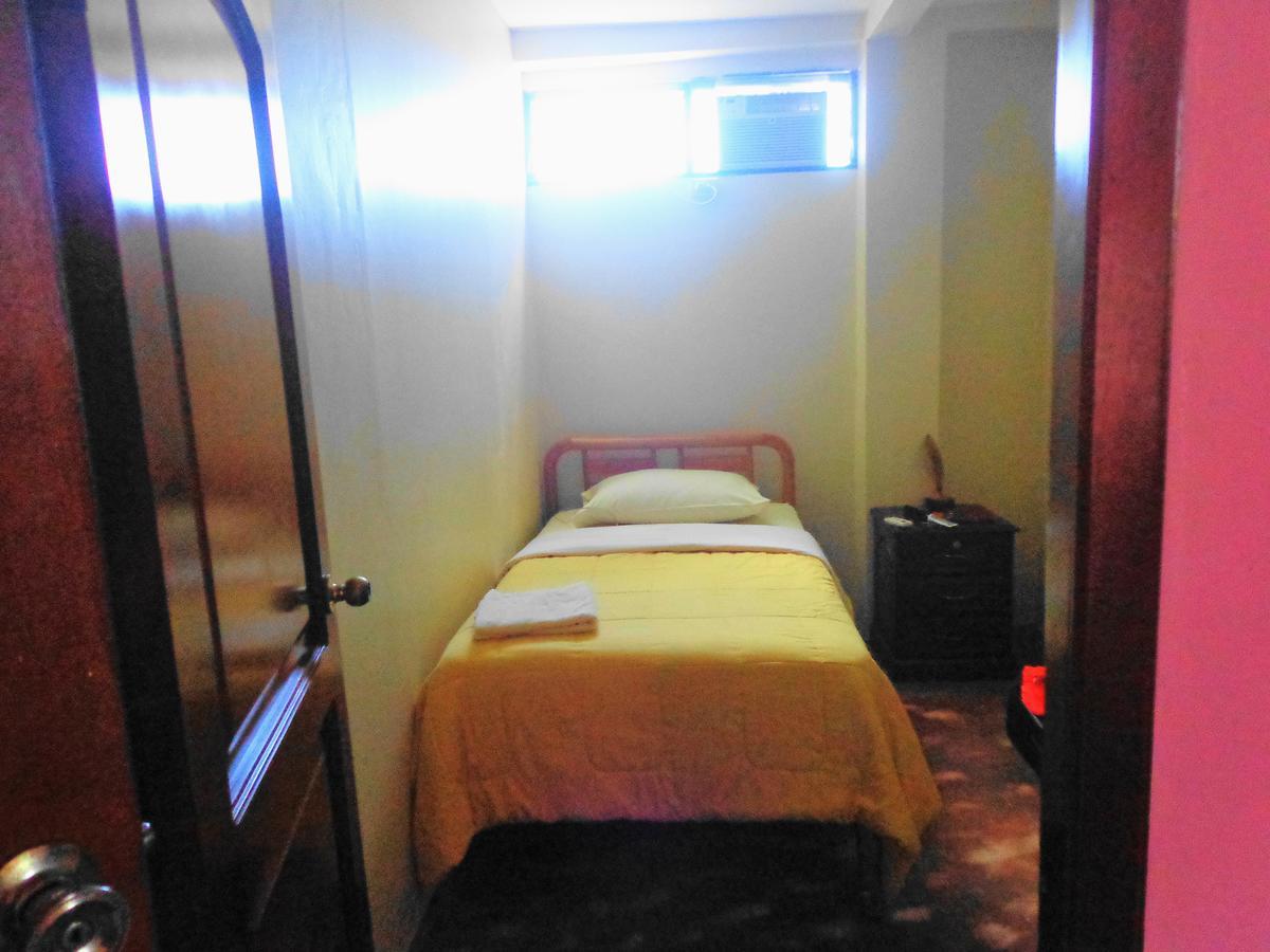 Hostal Nathaly Puerto Baquerizo Moreno Bagian luar foto