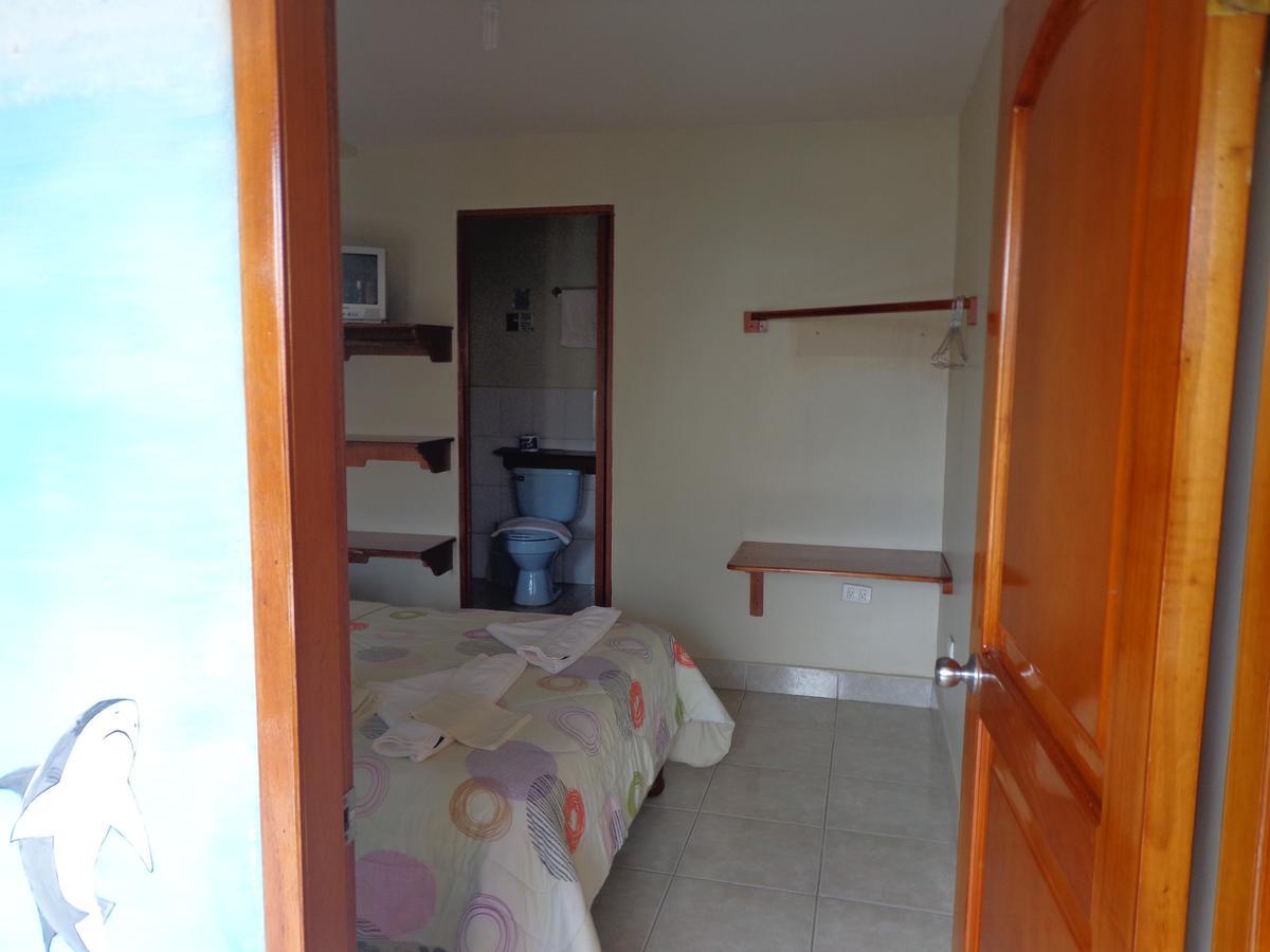 Hostal Nathaly Puerto Baquerizo Moreno Bagian luar foto