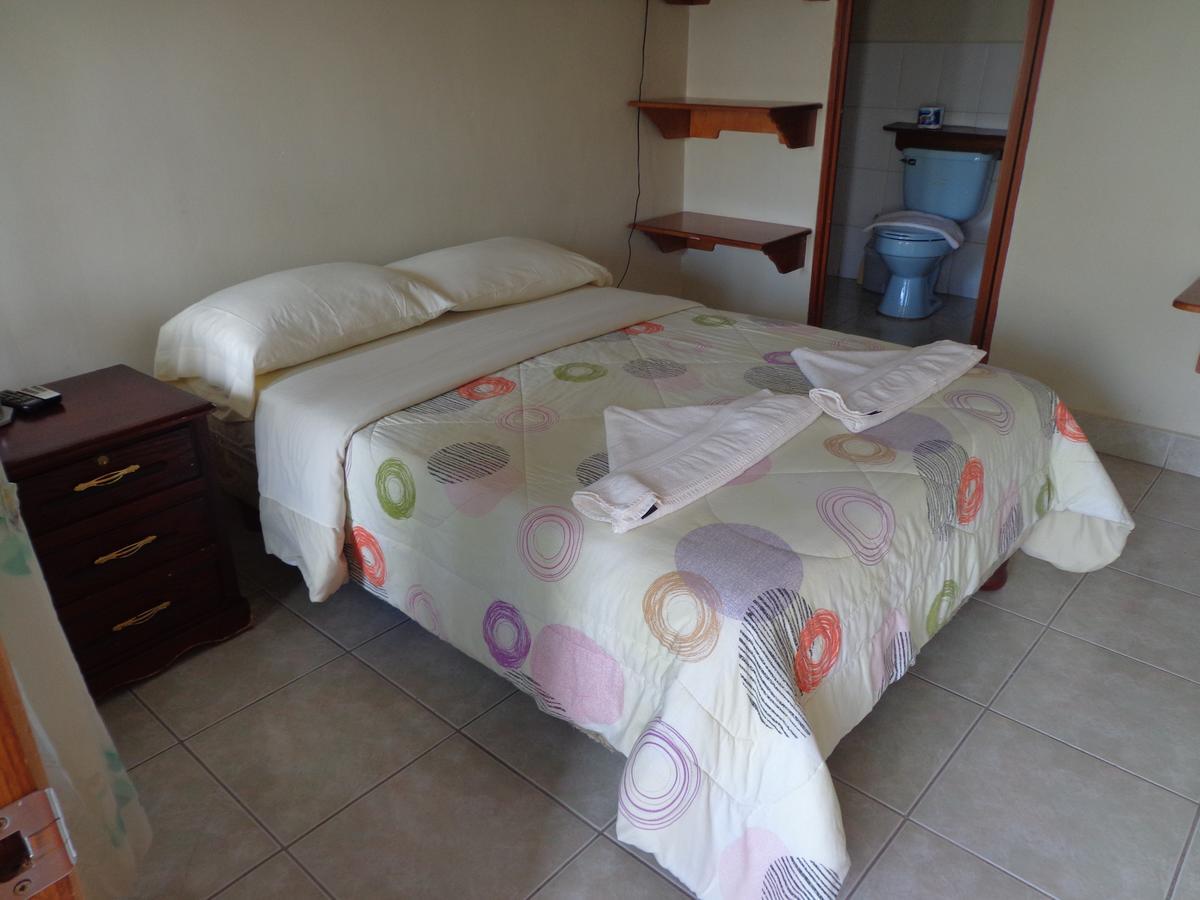 Hostal Nathaly Puerto Baquerizo Moreno Bagian luar foto