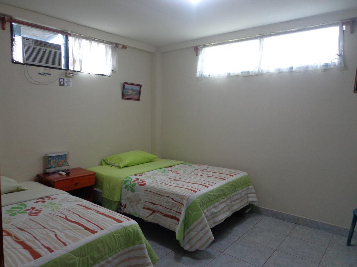 Hostal Nathaly Puerto Baquerizo Moreno Bagian luar foto