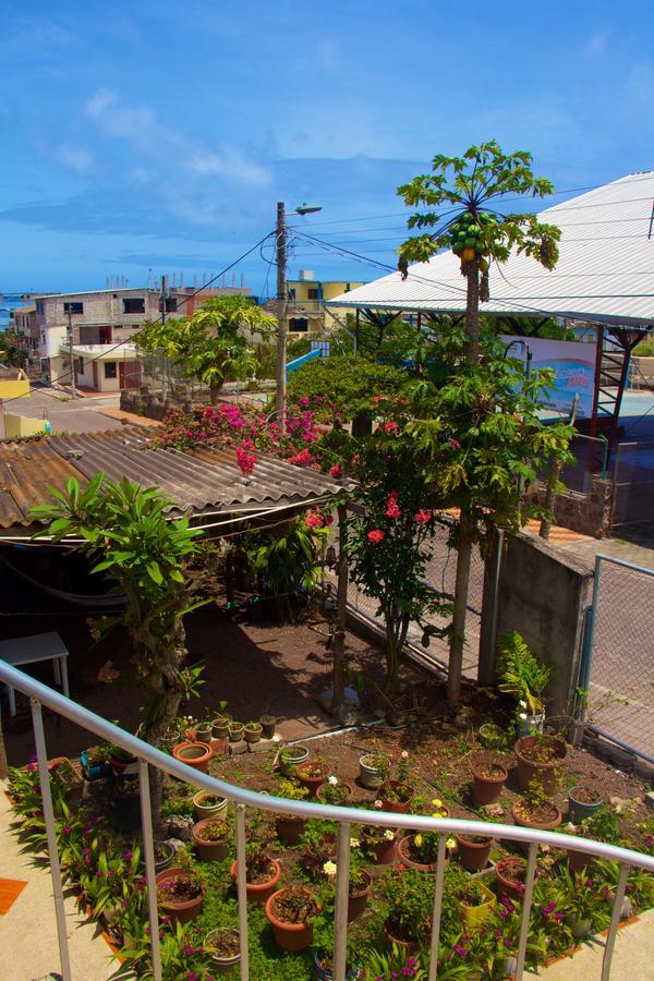 Hostal Nathaly Puerto Baquerizo Moreno Bagian luar foto