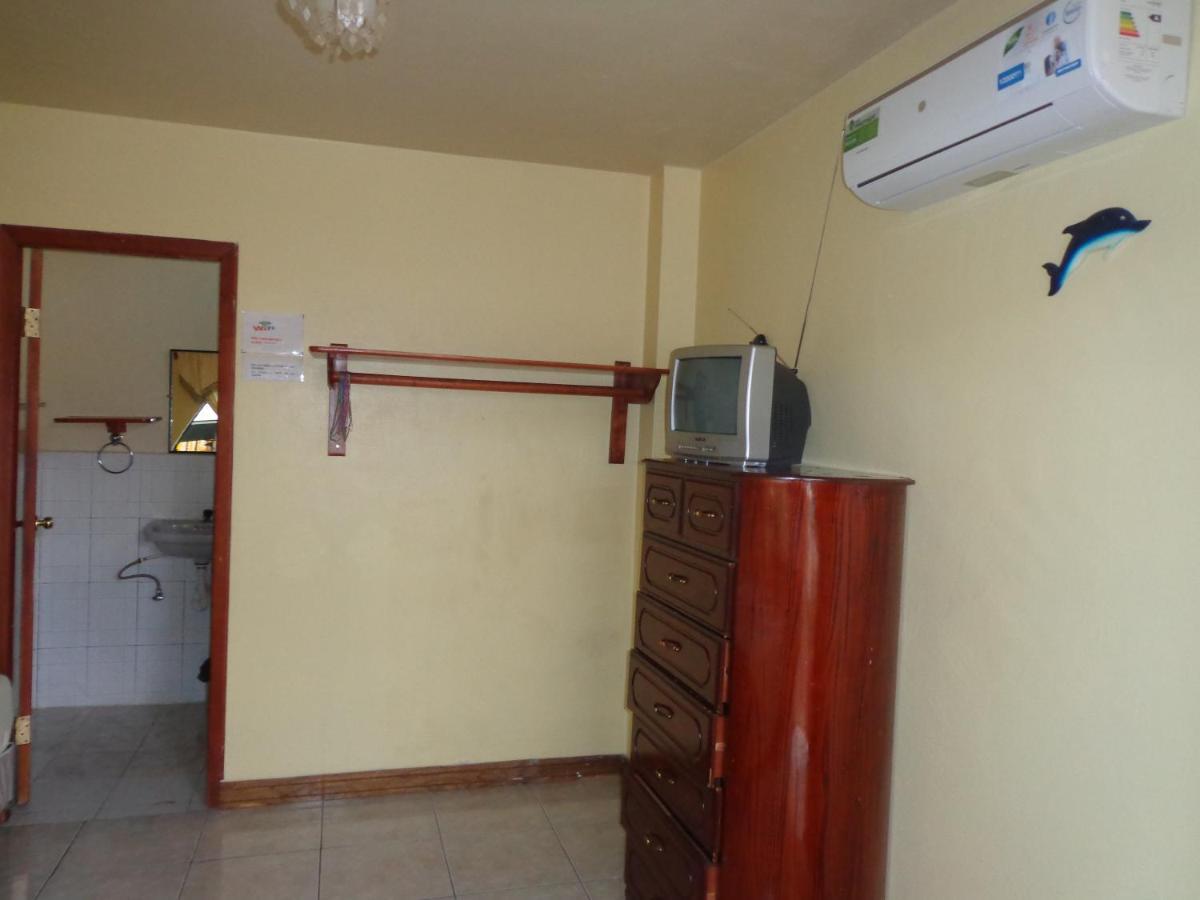 Hostal Nathaly Puerto Baquerizo Moreno Bagian luar foto