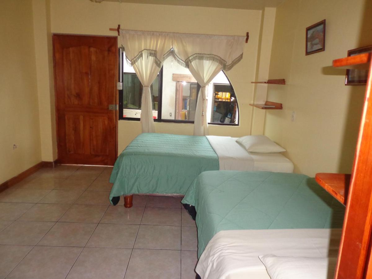 Hostal Nathaly Puerto Baquerizo Moreno Bagian luar foto