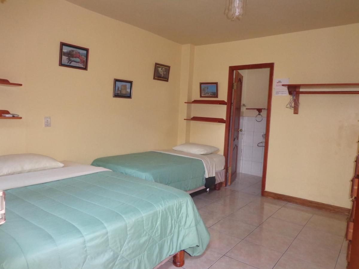 Hostal Nathaly Puerto Baquerizo Moreno Bagian luar foto